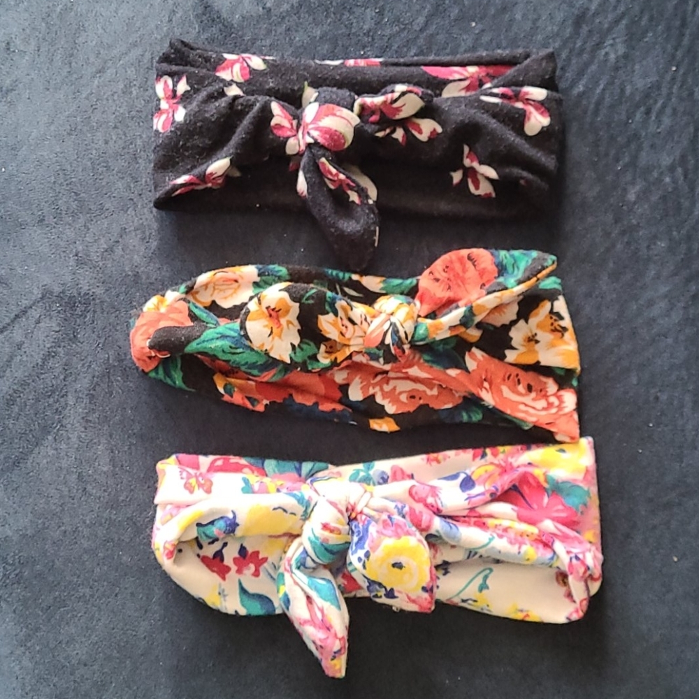 Set of baby headbands